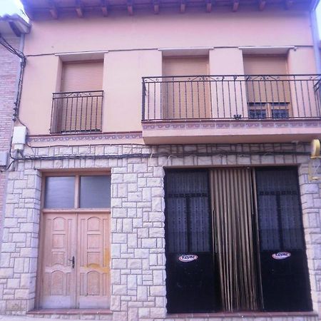 Bar Hostal Torralba De Los Sisones Екстер'єр фото