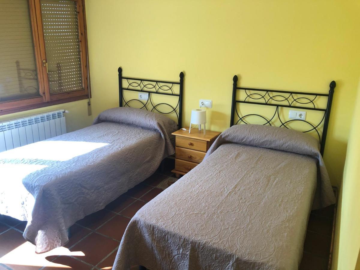 Bar Hostal Torralba De Los Sisones Екстер'єр фото