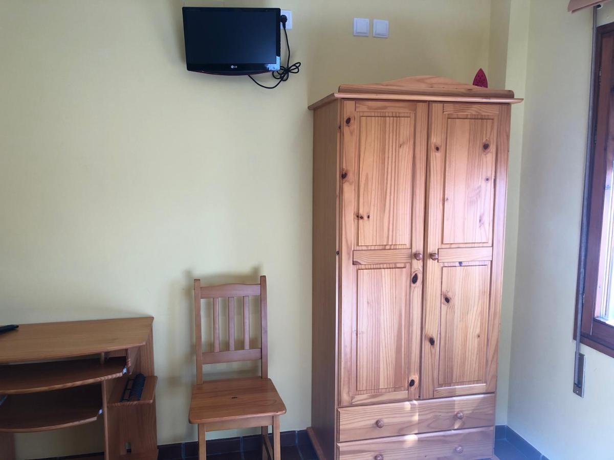 Bar Hostal Torralba De Los Sisones Екстер'єр фото