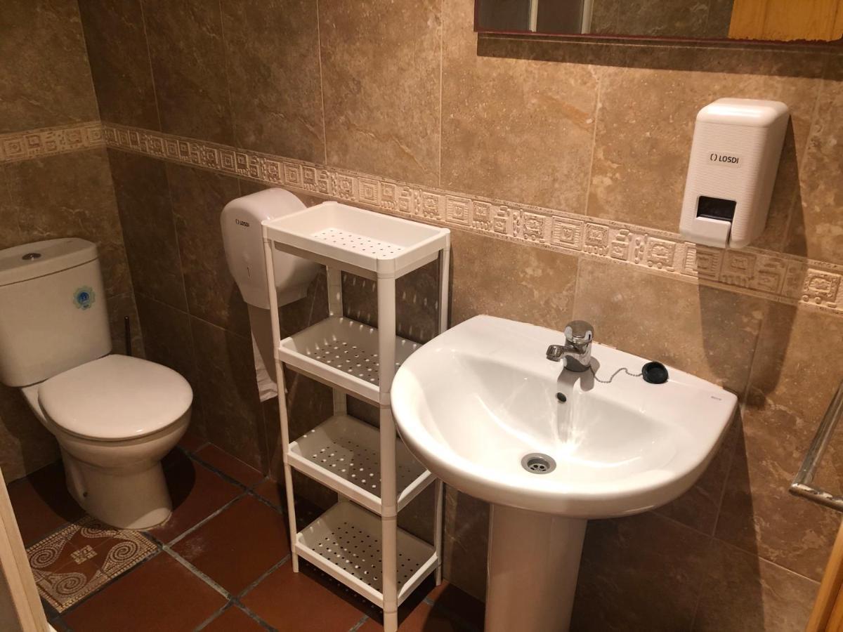 Bar Hostal Torralba De Los Sisones Екстер'єр фото