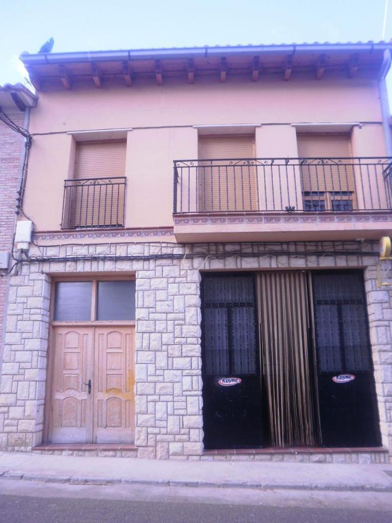 Bar Hostal Torralba De Los Sisones Екстер'єр фото